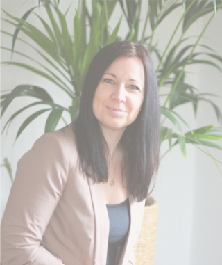 Franziska Webdesignerin und Heilpraktikerin gesund sichtbar mit Franziska - Doppelexpertise für deine Website-Erstellung